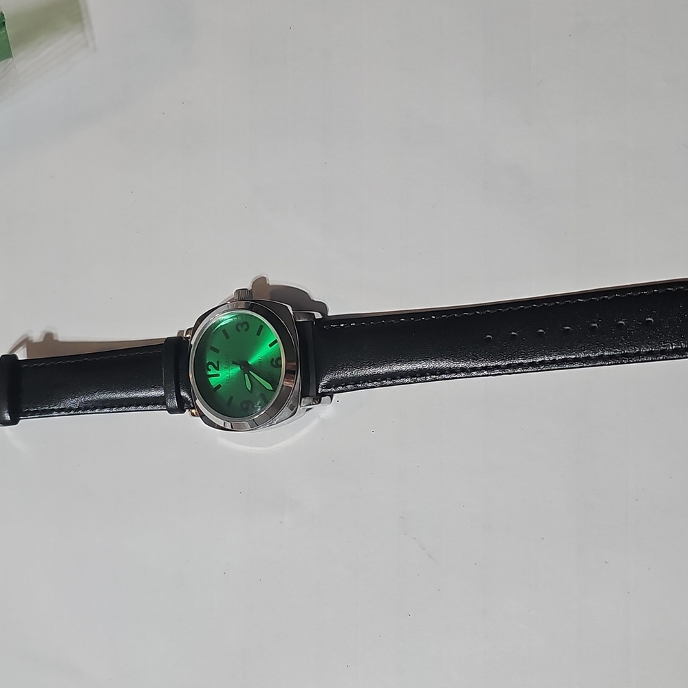 Joan Rivers Vibrant Green Dial Watch NWOT - Picture 8 of 8